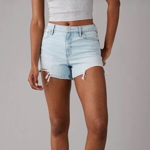 AE Strigid Super High-Waisted Relaxed Ripped Light Wash Denim Short Size 000
